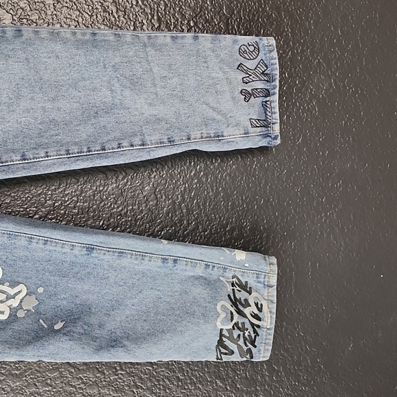 SHEIN girls graffiti 👖 jeans - Picture 5 of 8